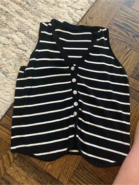 stipped vest